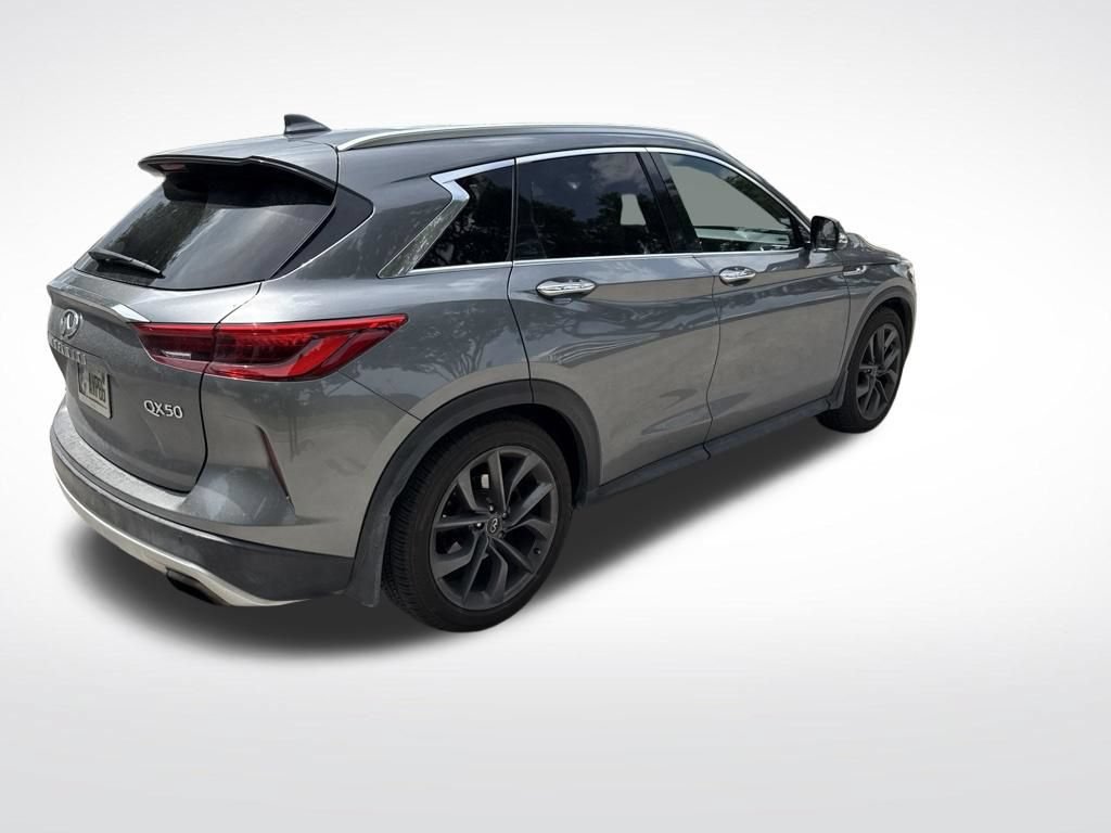 Used 2019 INFINITI QX50 Essential w/ Sensory Package AWD/4WD image 4