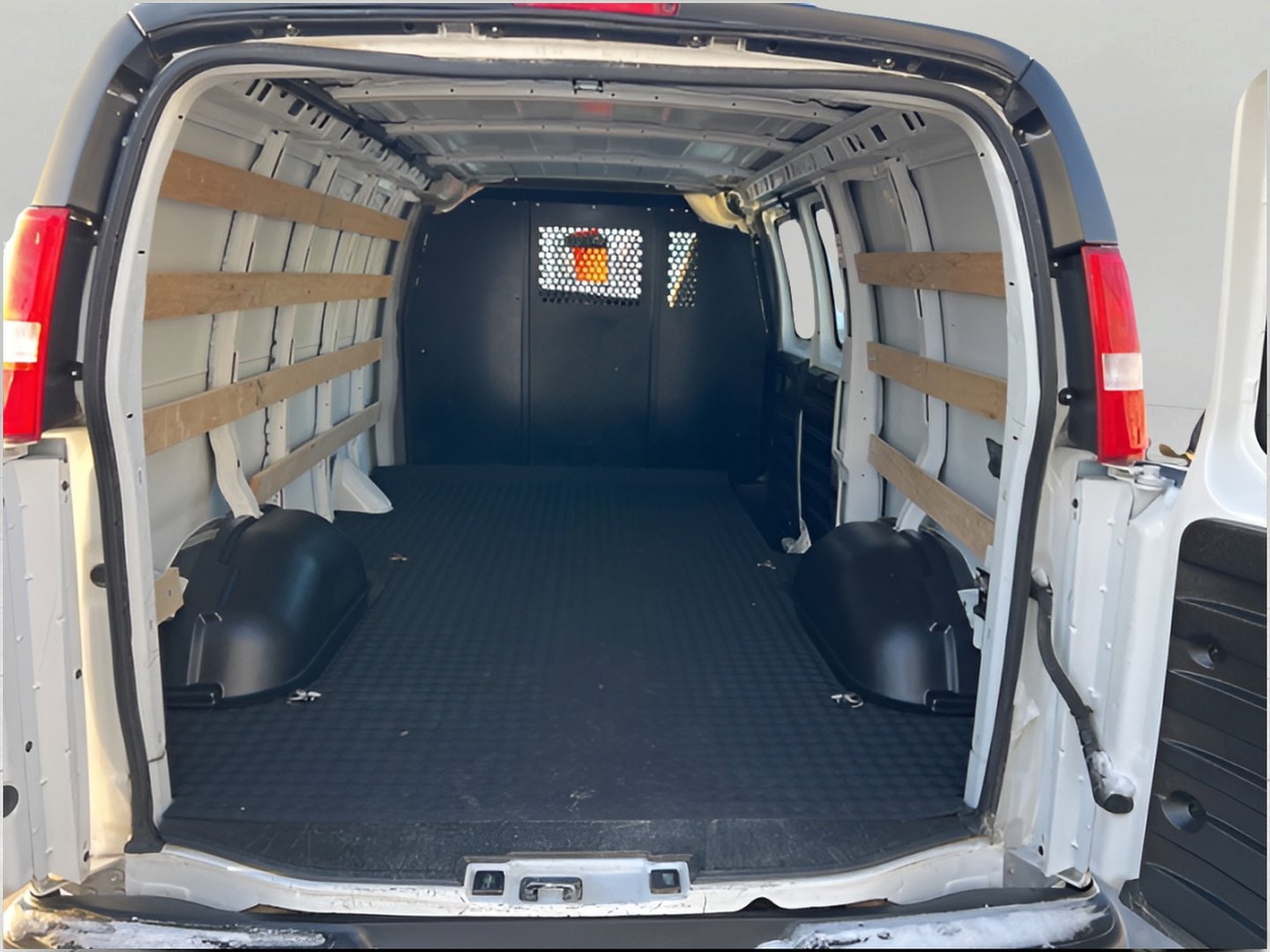 Used 2023 Chevrolet Express 2500 w/ Driver Convenience Package image 23