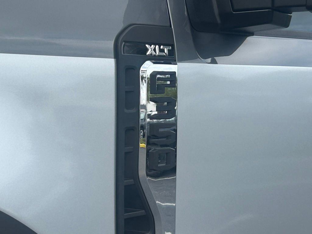 Used 2025 Ford F350 XLT w/ FX4 Off-Road Package image 12