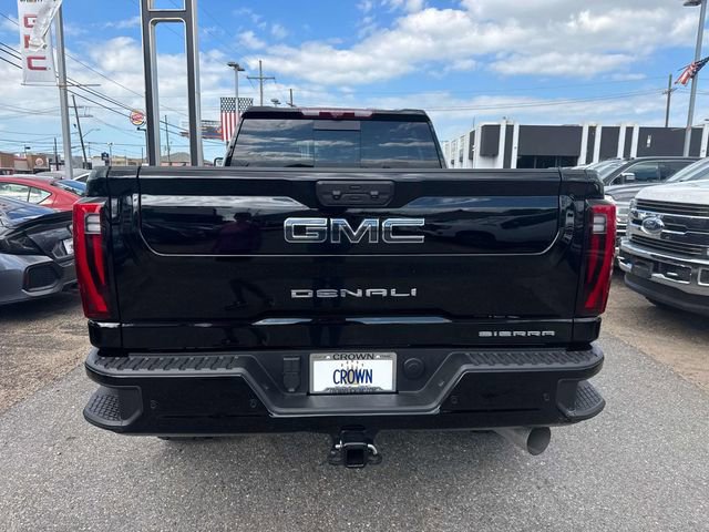 Used 2025 GMC Sierra 2500 Denali Ultimate image 8