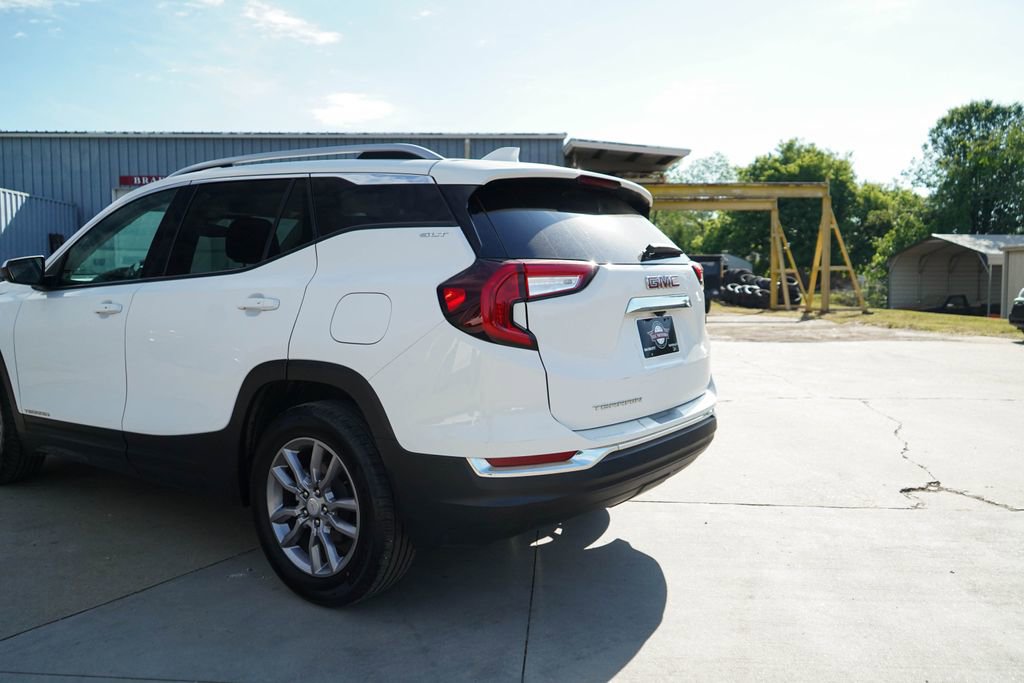 Used 2024 GMC Terrain SLT FWD image 18