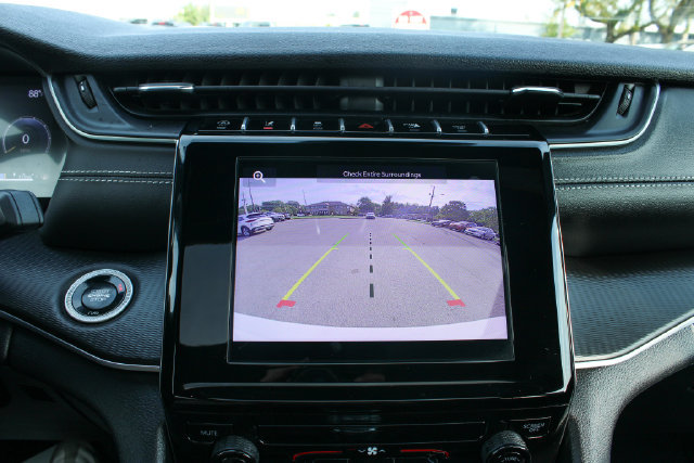 Used 2025 Jeep Grand Cherokee L Laredo AWD/4WD image 21