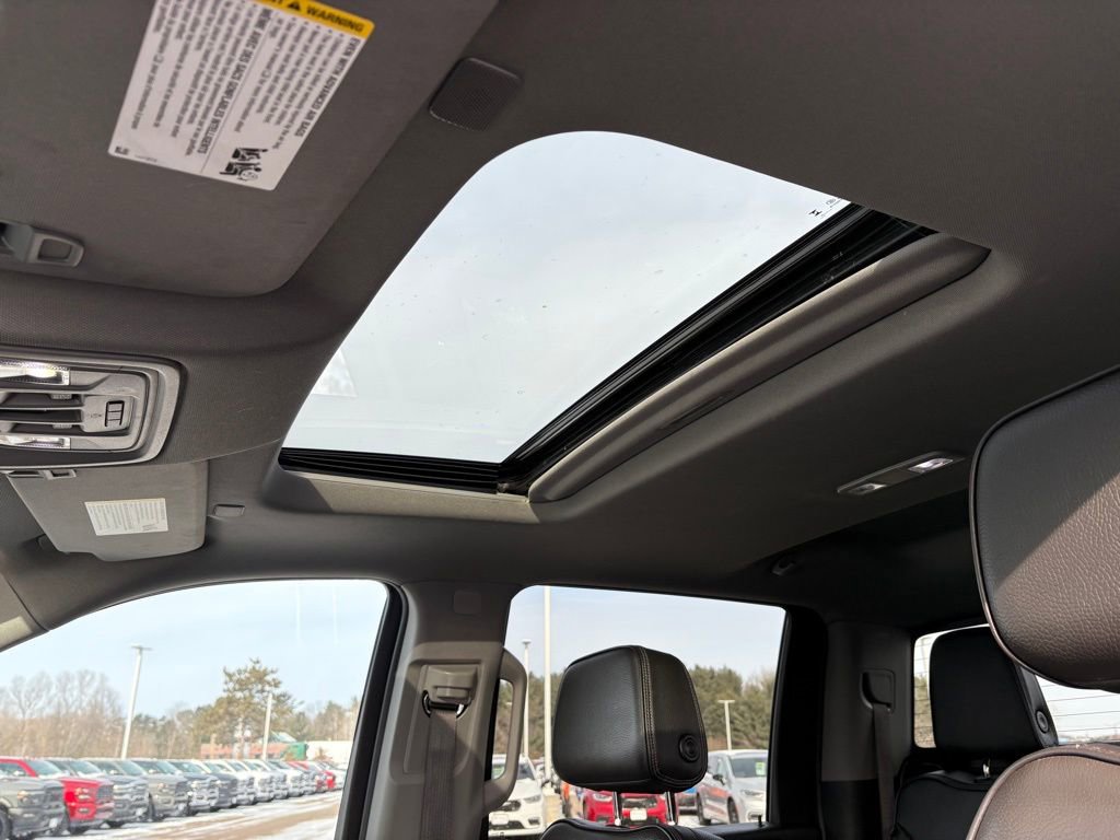 Used 2024 GMC Sierra 3500 Denali w/ Denali Reserve Package image 20