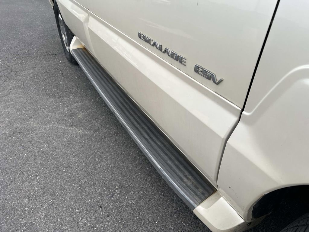 Used 2003 Cadillac Escalade ESV AWD image 11
