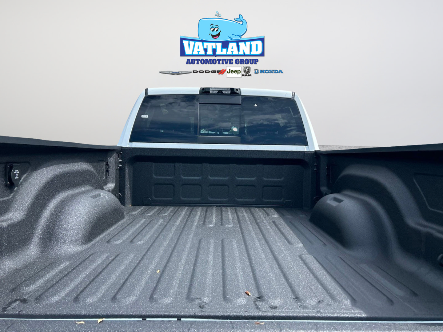 New 2026 RAM 2500 Laramie AWD/4WD image 36