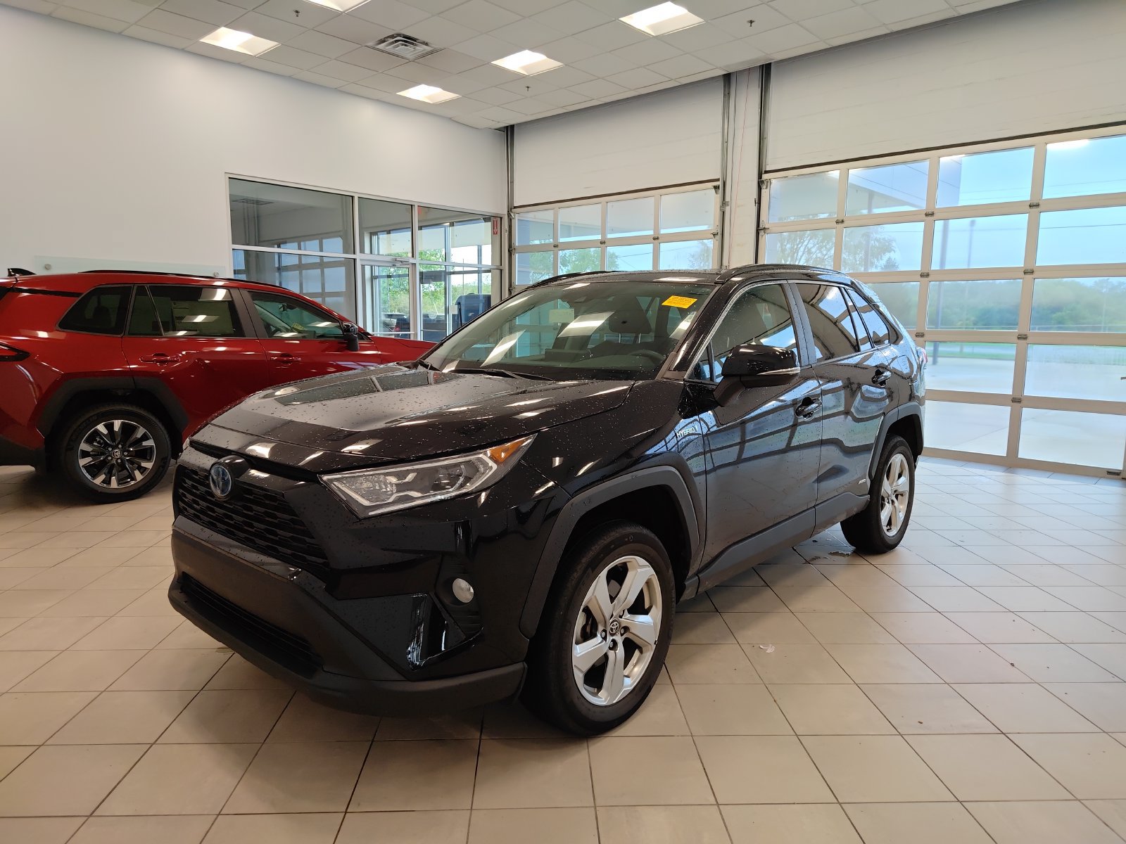 Used 2021 Toyota RAV4 XLE Premium AWD/4WD image 7