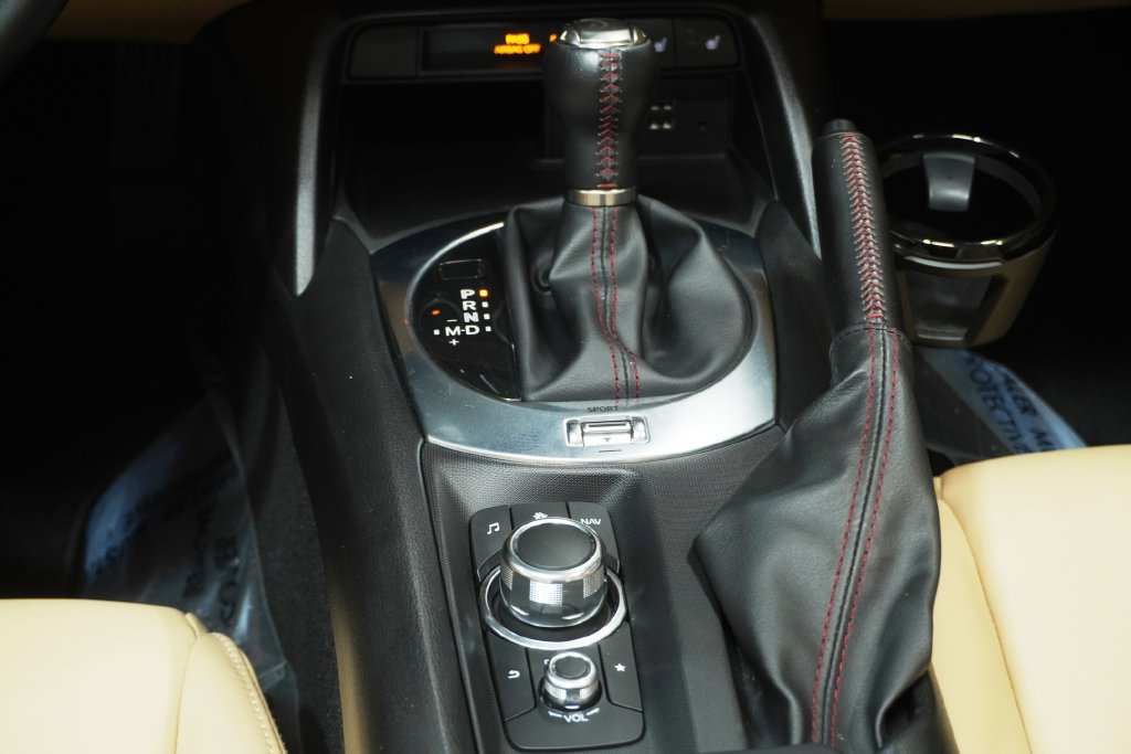 Used 2016 MAZDA MX-5 Miata Grand Touring RWD image 18