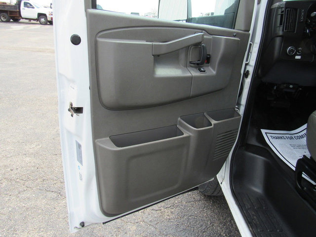 Used 2022 GMC Savana 3500 Extended w/ Power Convenience Package RWD image 25