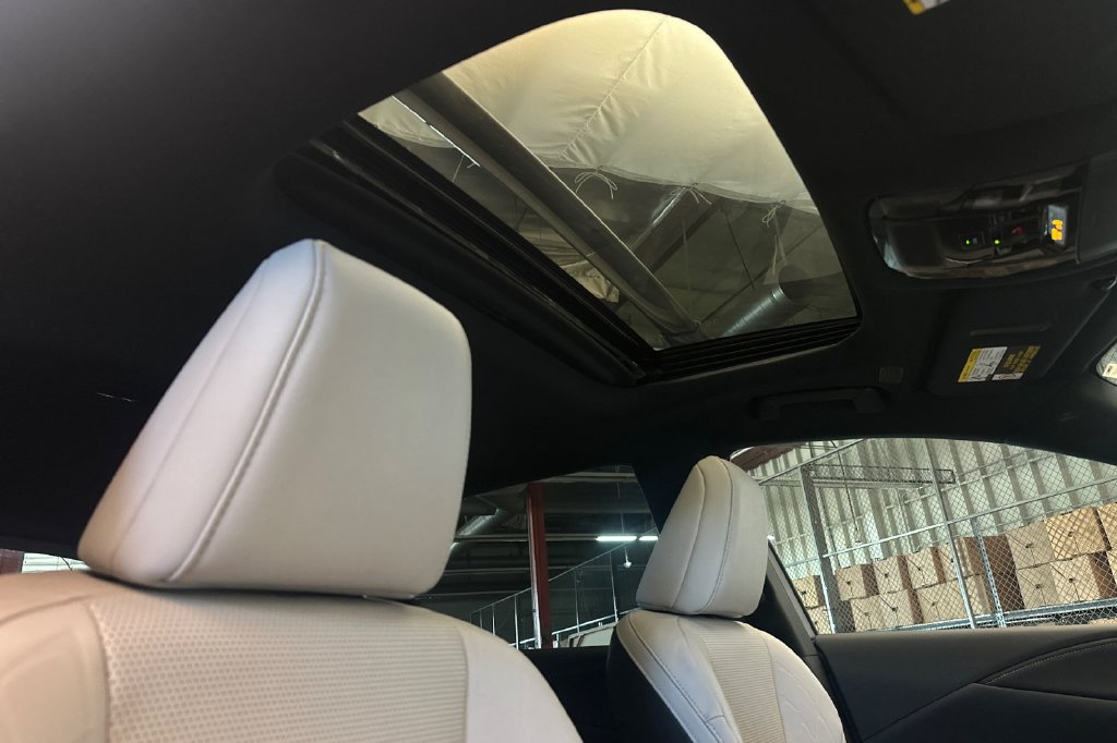 Used 2024 Lexus RX 350 Premium Plus w/ Convenience Package FWD image 17