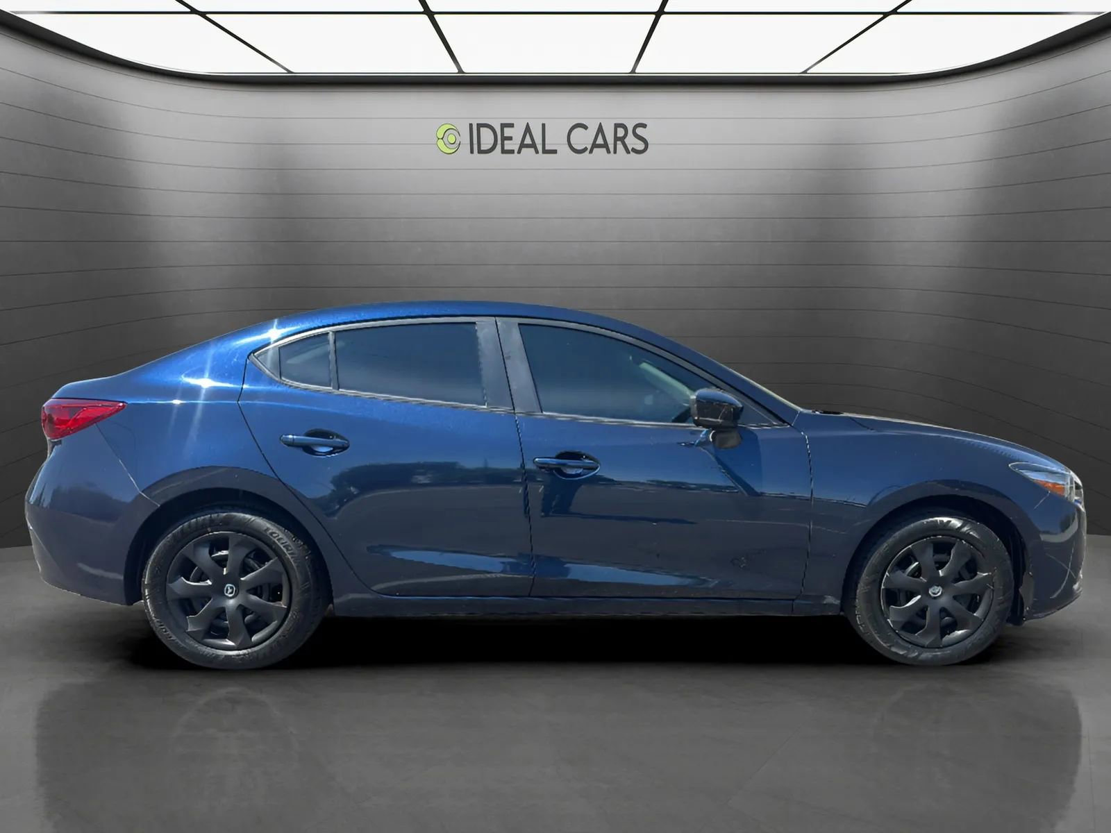 Used 2018 MAZDA MAZDA3 Sport FWD image 4
