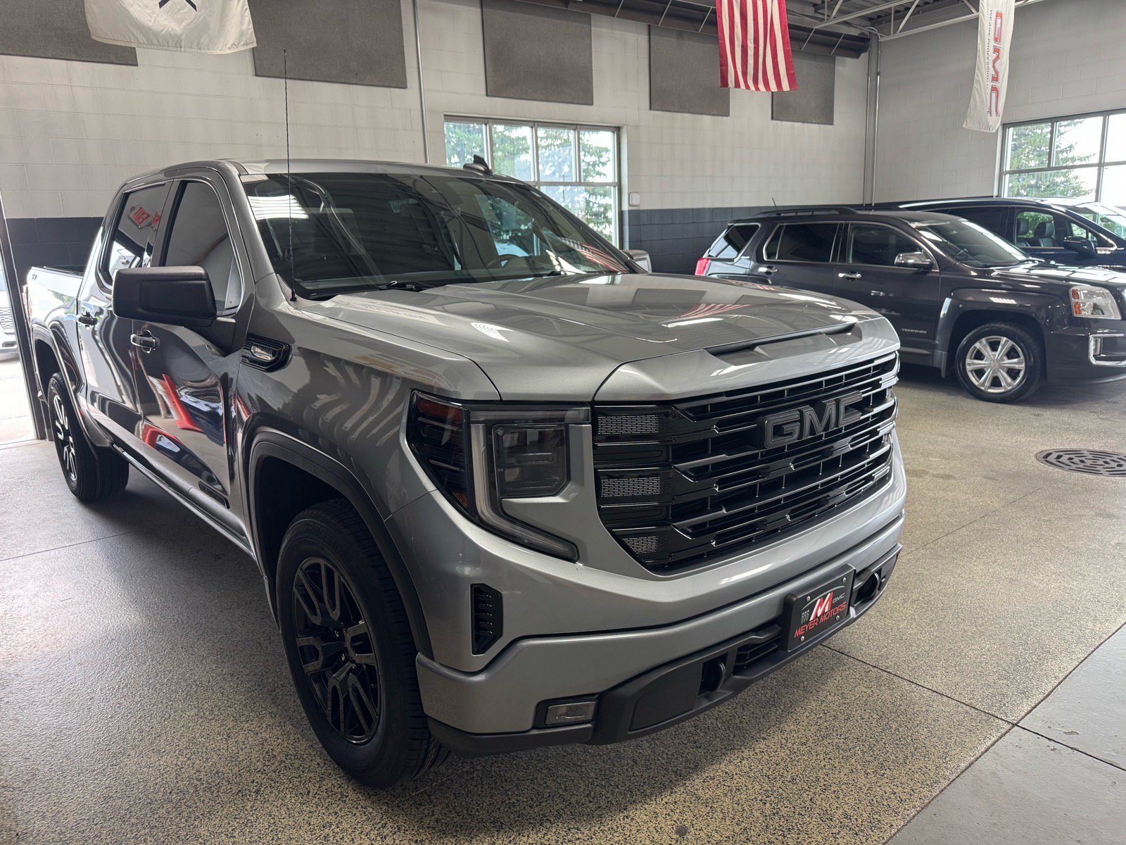 Used 2023 GMC Sierra 1500 Elevation AWD/4WD image 3