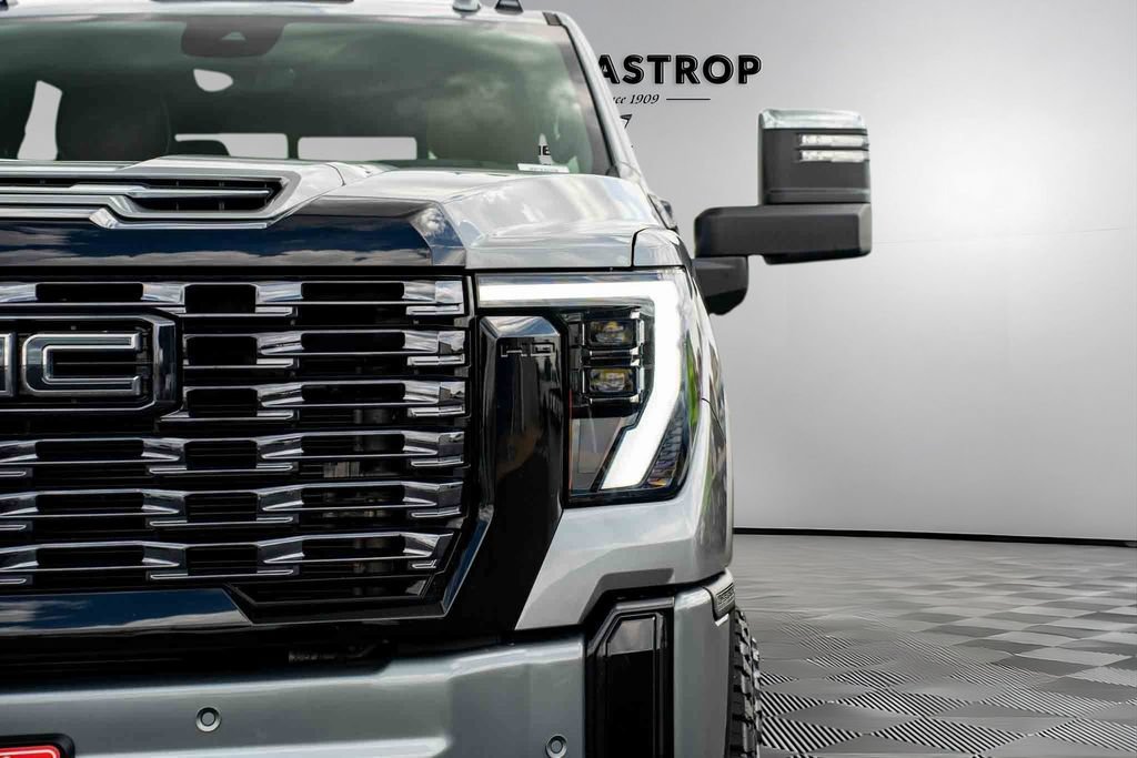 Used 2025 GMC Sierra 2500 Denali Ultimate AWD/4WD image 8