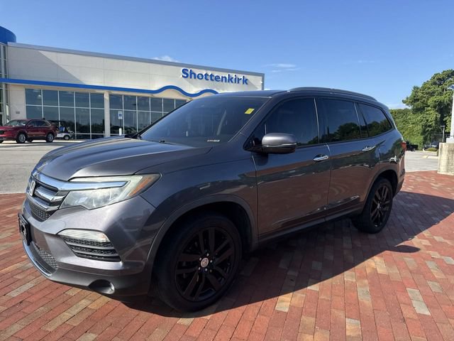 Used 2017 Honda Pilot Touring image 4