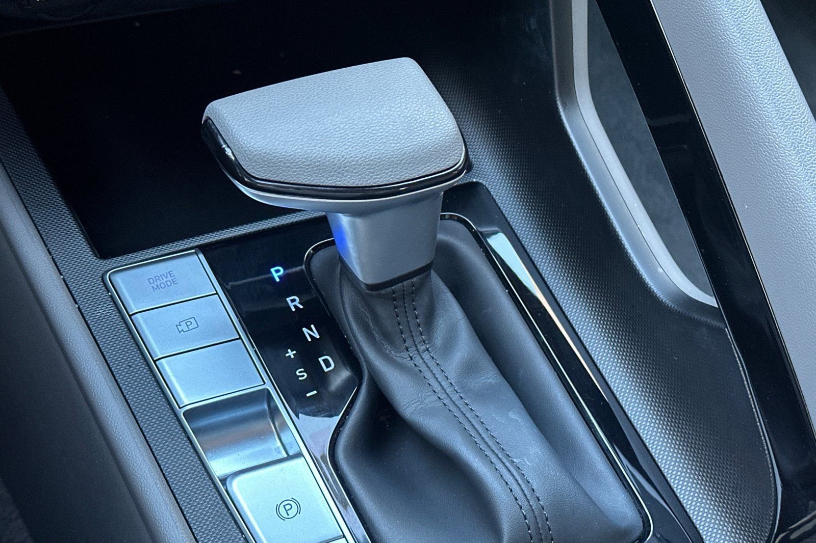 Certified 2025 Hyundai Elantra Blue image 22