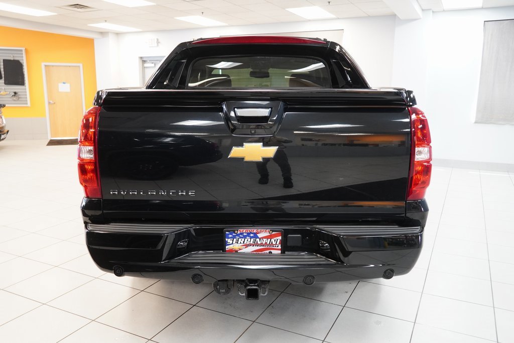 Used 2013 Chevrolet Avalanche LT w/ Suspension Package, Off-Road image 9