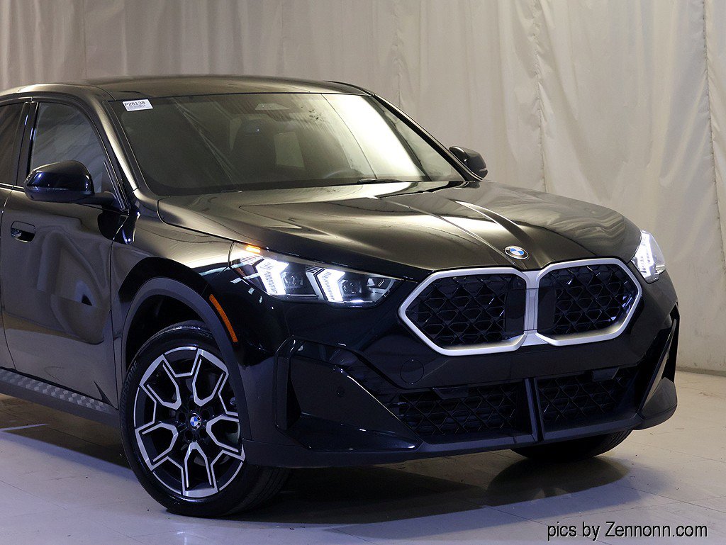 Certified 2026 BMW X2 xDrive28i AWD/4WD image 2