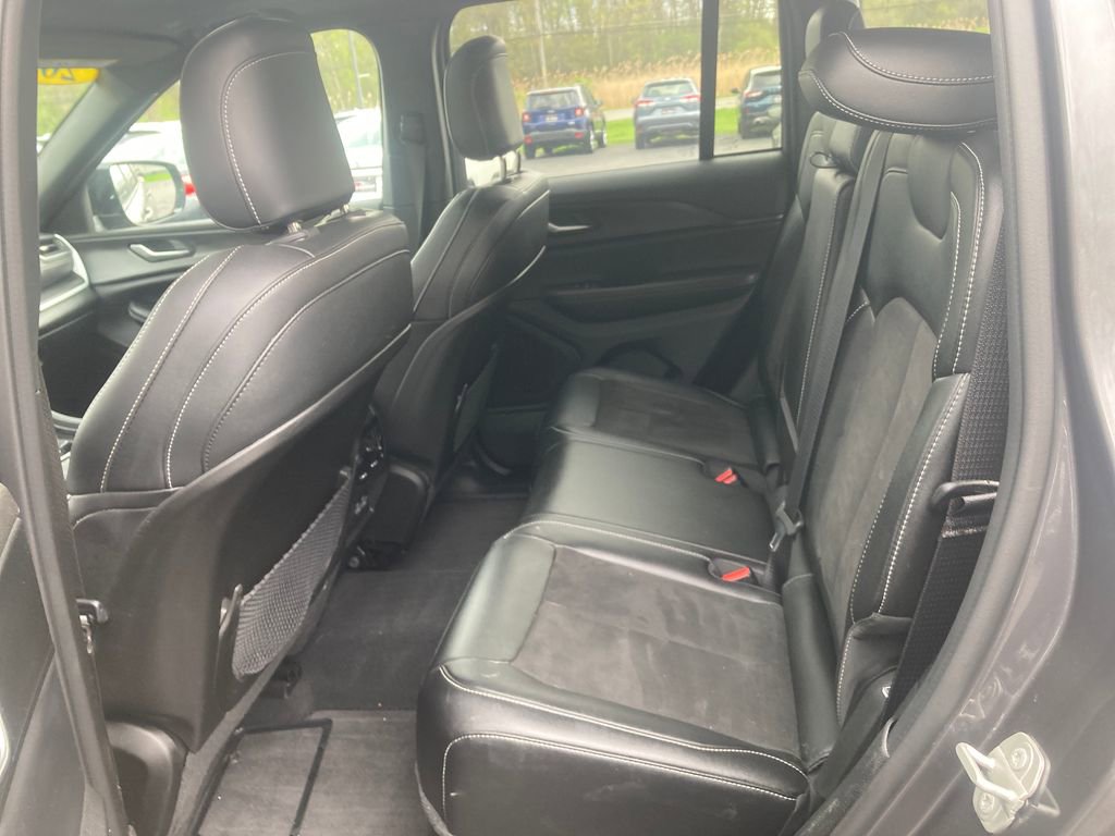 Used 2024 Jeep Grand Cherokee Altitude AWD/4WD image 29