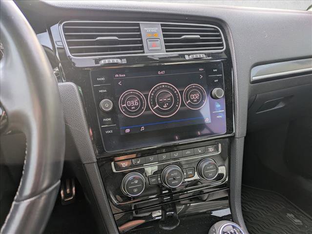 Used 2018 Volkswagen Golf 4-Door image 12