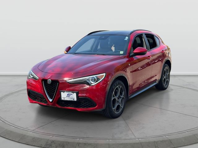 Used 2023 Alfa Romeo Stelvio Ti AWD/4WD image 3