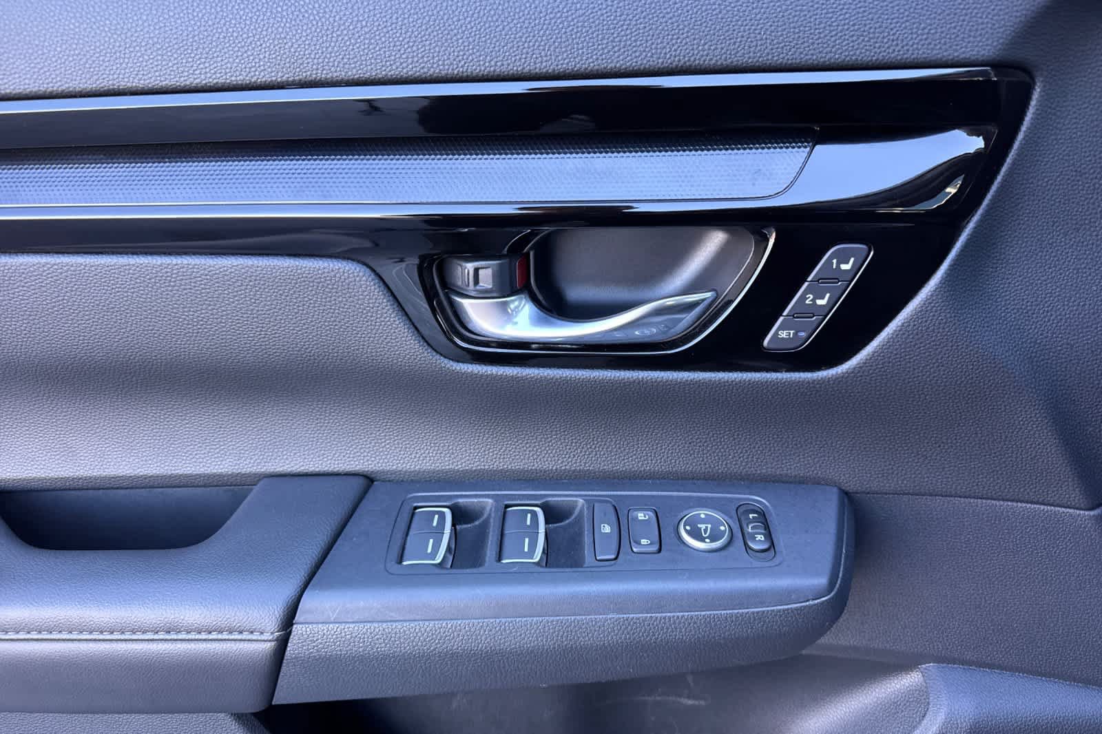 Used 2025 Honda CR-V EX-L image 12