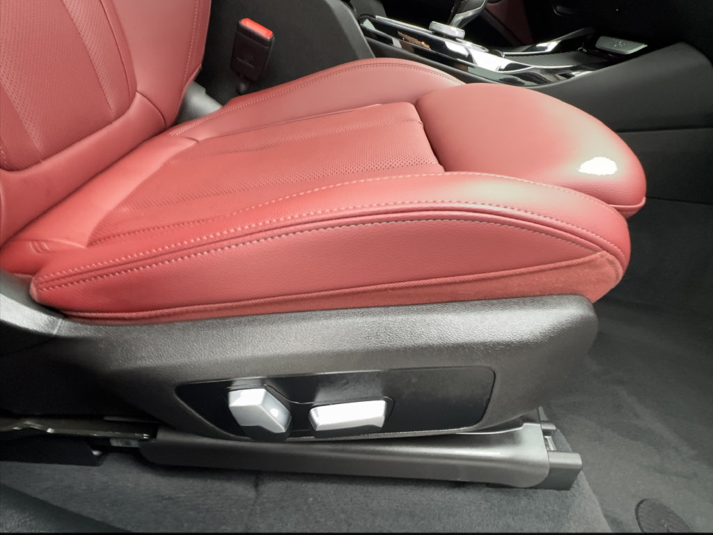 Used 2023 BMW X3 sDrive30i w/ M Sport Package RWD image 34
