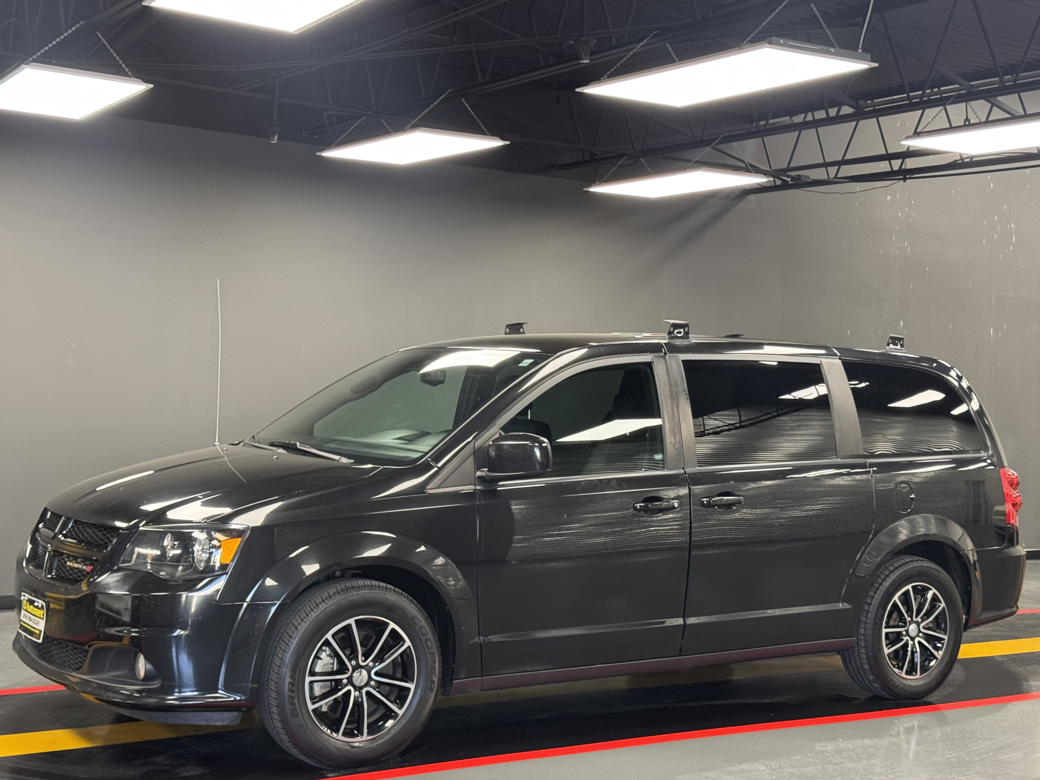 Used 2018 Dodge Grand Caravan SXT w/ Driver Convenience Group image 1
