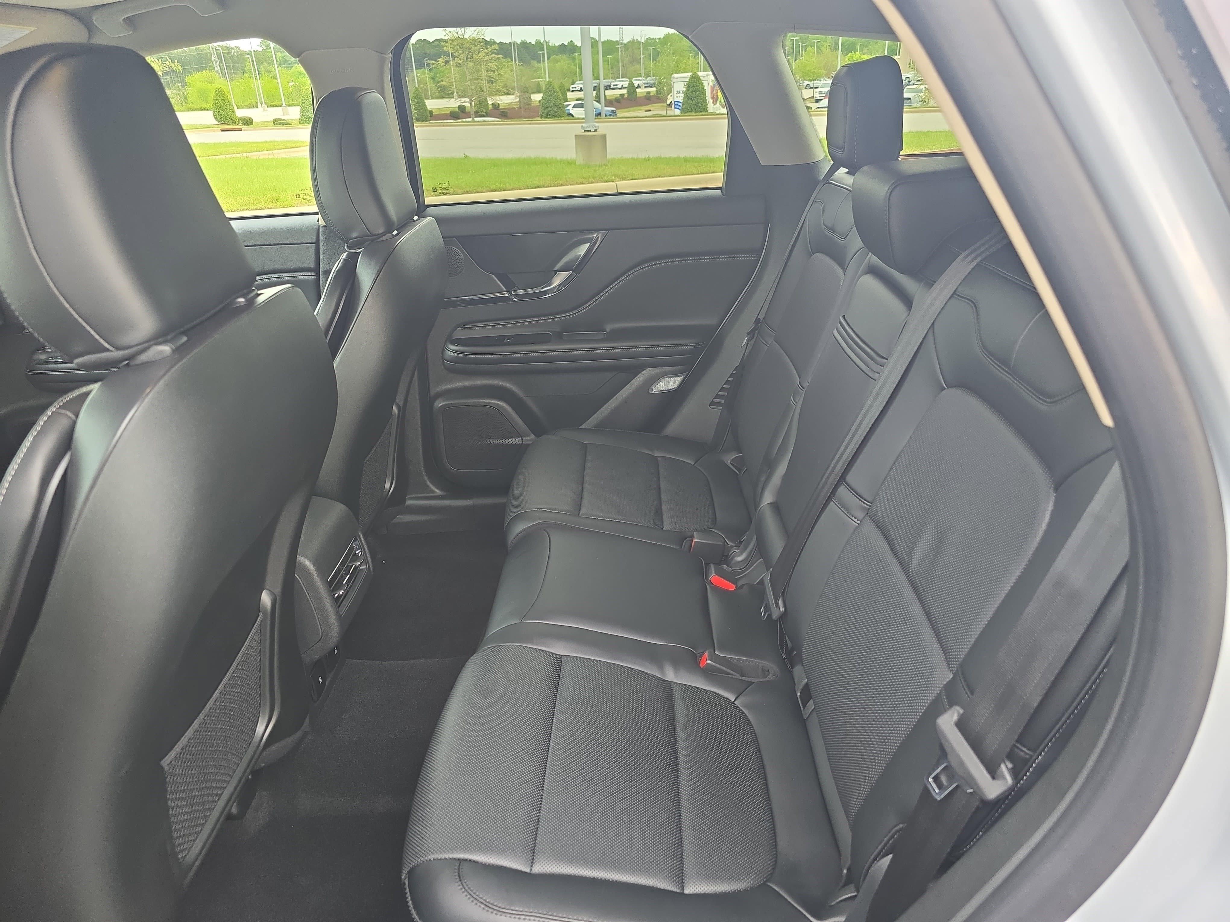 New 2026 Lincoln Corsair Reserve w/ Jet Appearance Package AWD/4WD image 14