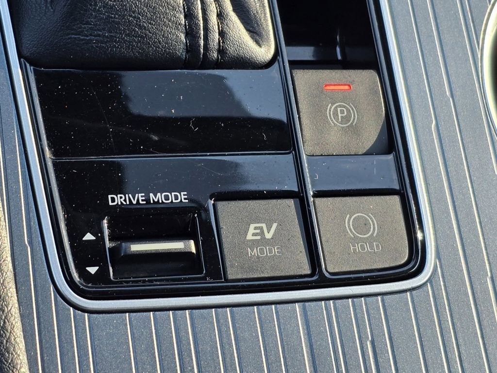 Used 2021 Toyota Sienna XSE FWD image 13