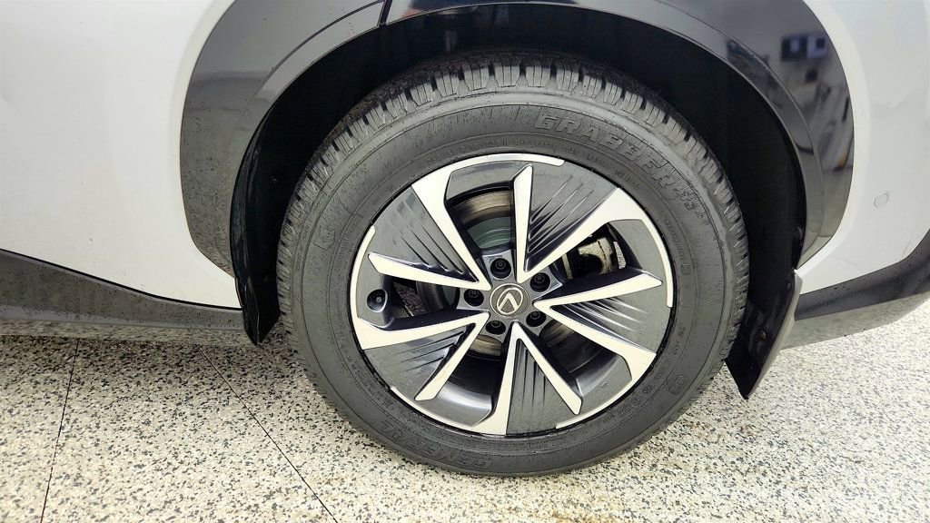 Used 2023 Lexus RZ 450e Premium w/ Technology Package image 9