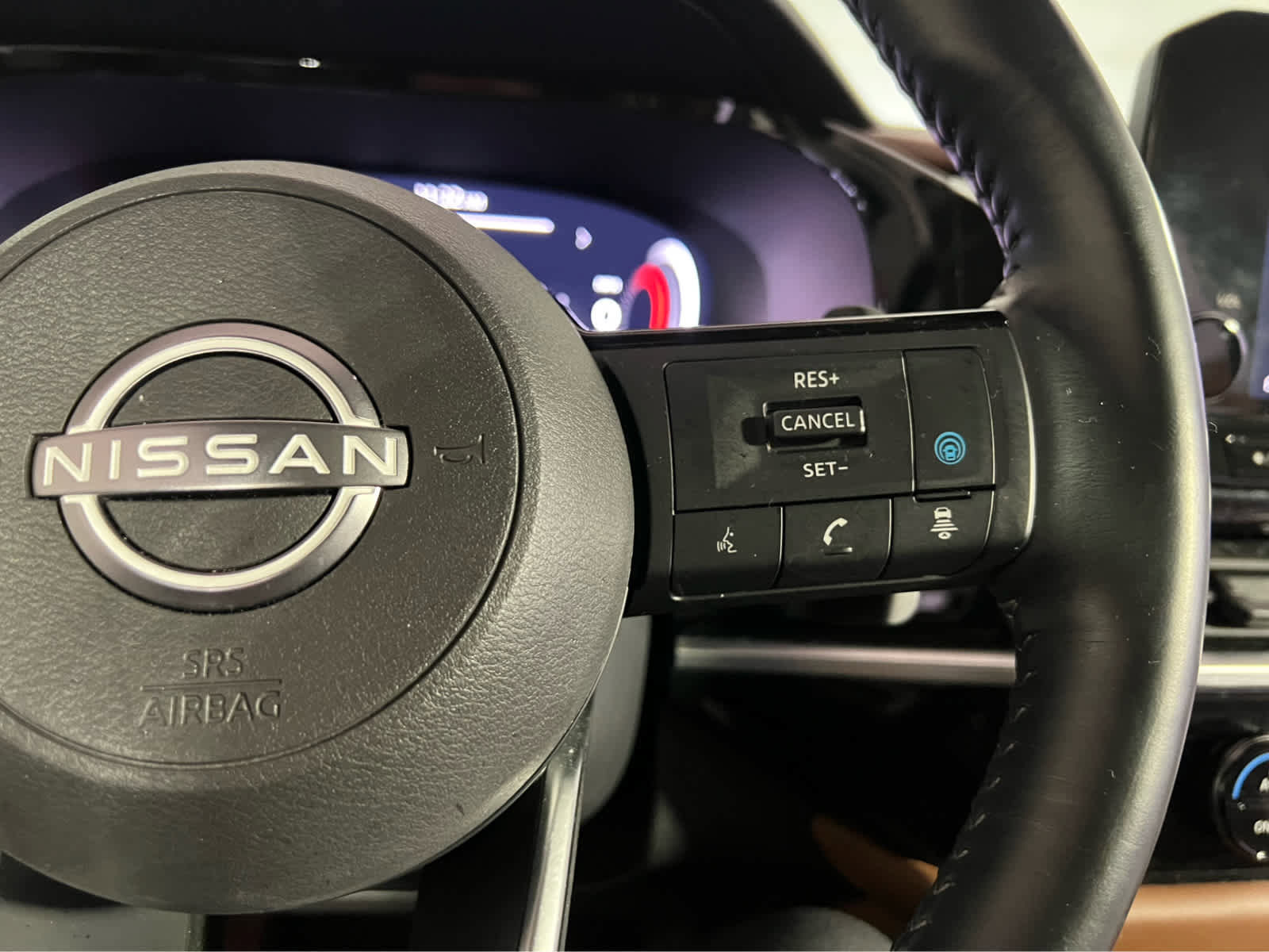 Used 2023 Nissan Pathfinder Platinum image 20