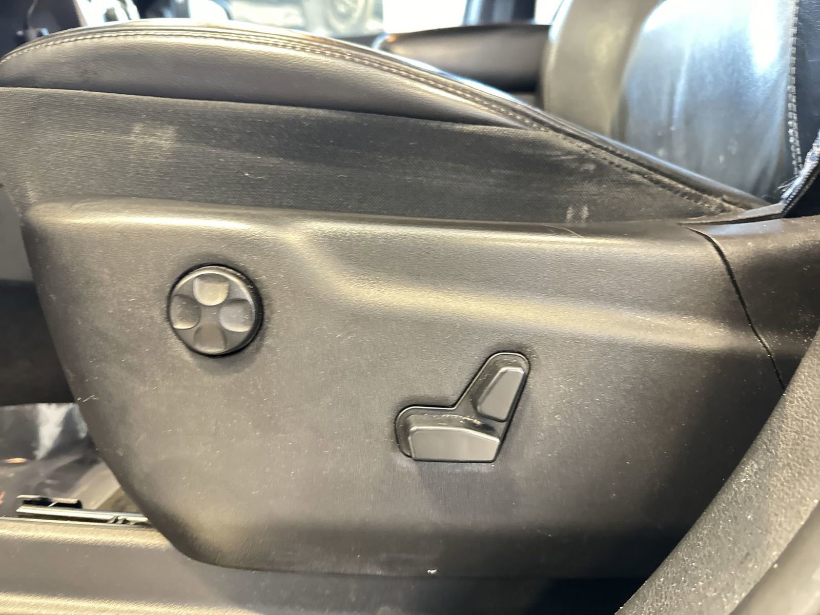 Used 2015 Jeep Grand Cherokee Limited image 19