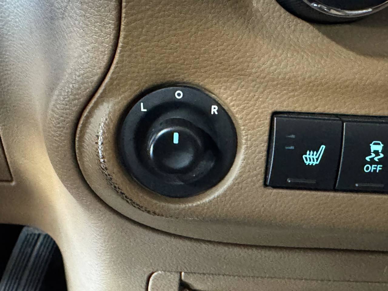 Used 2015 Jeep Wrangler Rubicon w/ Power Convenience Group AWD/4WD image 24
