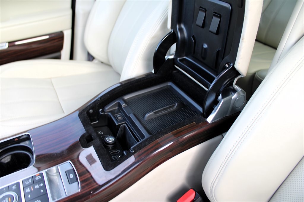 Used 2016 Land Rover Range Rover HSE image 18