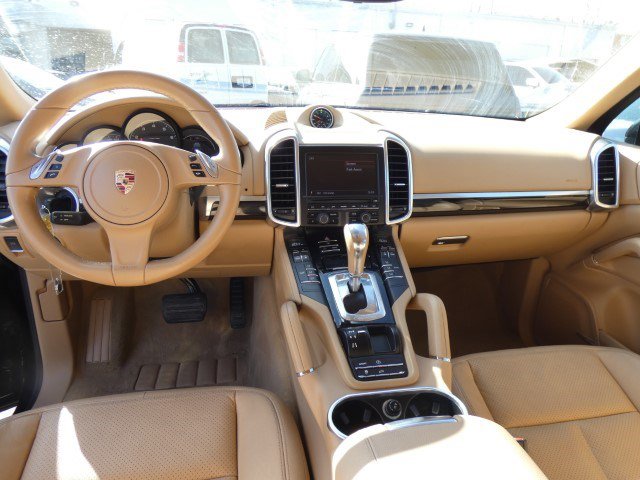 Used 2013 Porsche Cayenne AWD/4WD image 12