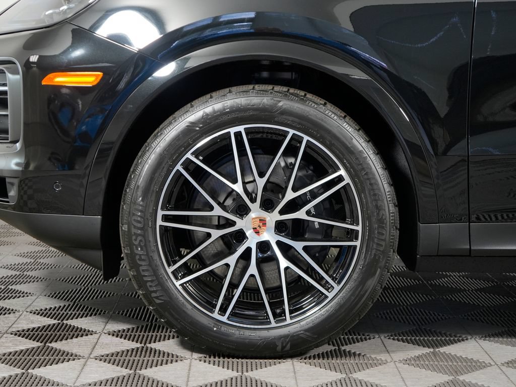 New 2026 Porsche Cayenne AWD/4WD image 13