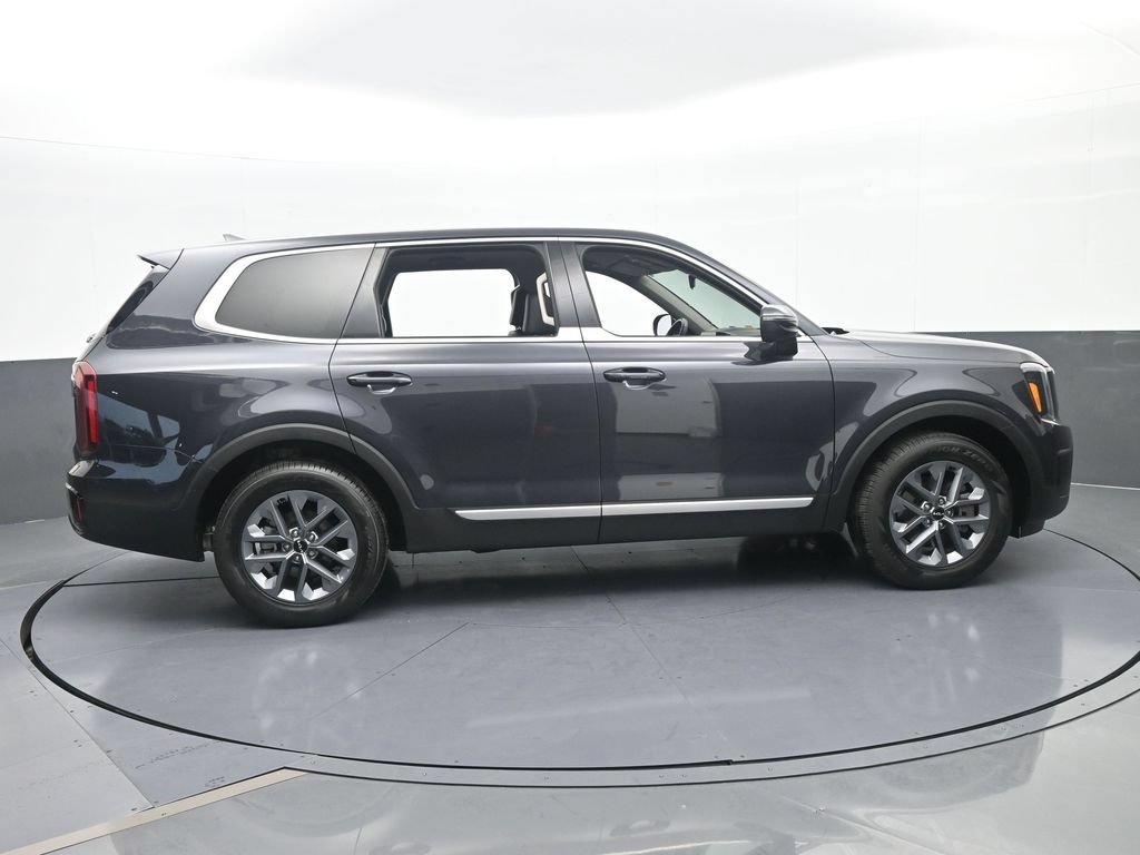 Used 2025 Kia Telluride LX FWD image 7