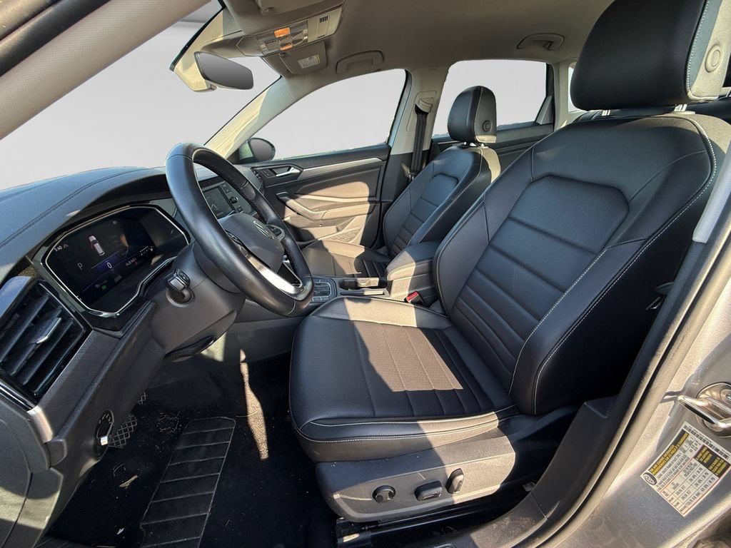 Used 2024 Volkswagen Jetta SE FWD image 21