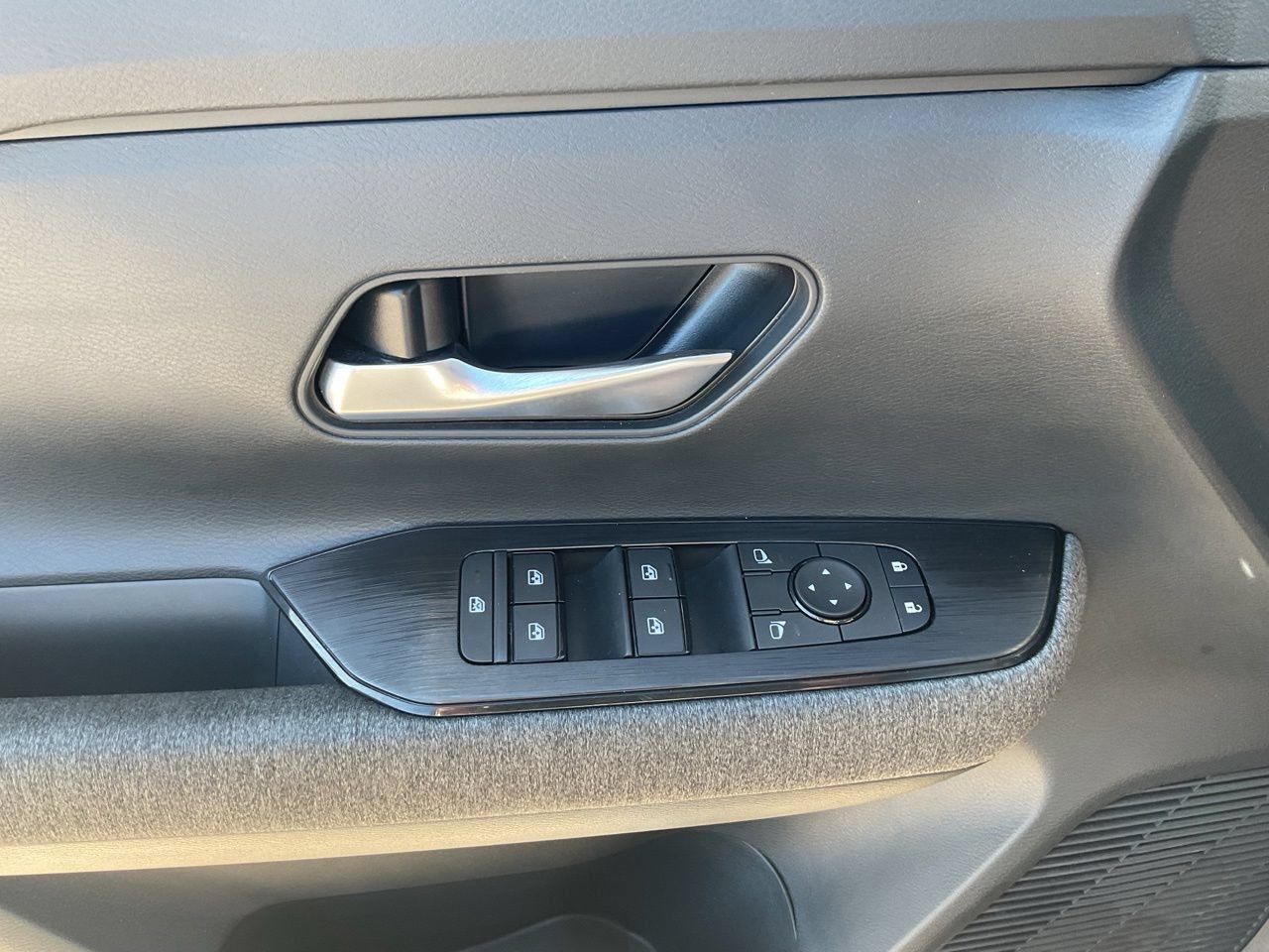 Certified 2026 Nissan Kicks SV FWD image 19