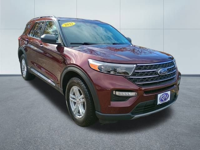 Used 2022 Ford Explorer XLT w/ Equipment Group 202A image 8