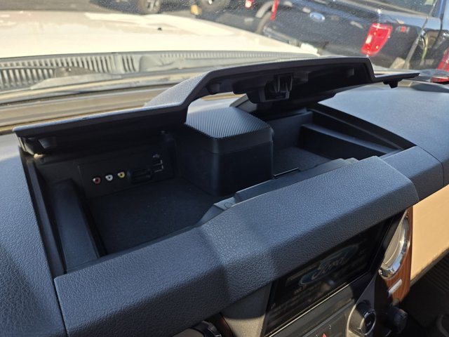Used 2016 Ford F250 Lariat w/ Lariat Ultimate Package AWD/4WD image 8