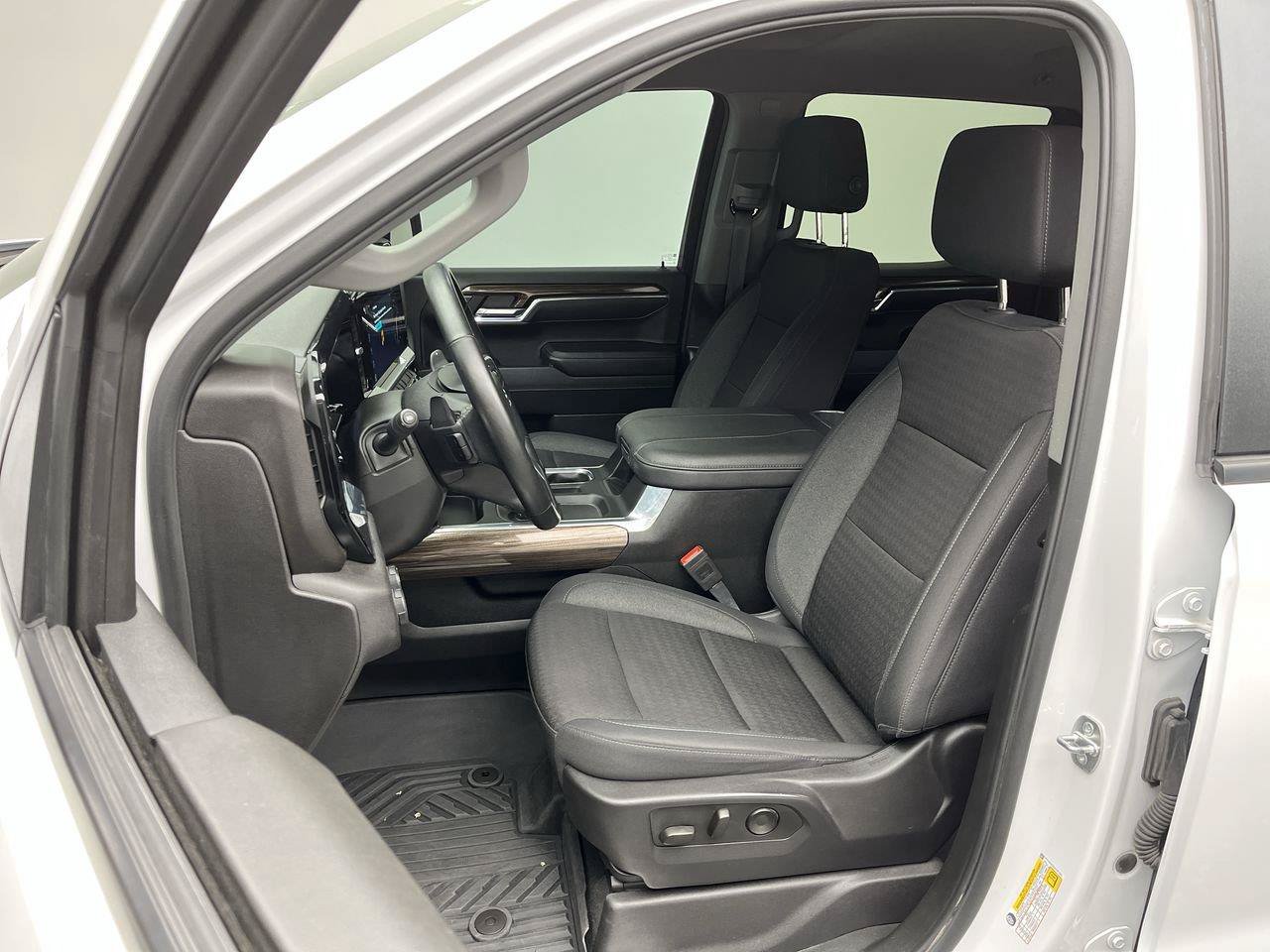 Certified 2024 Chevrolet Silverado 1500 RST w/ Convenience Package II AWD/4WD image 11