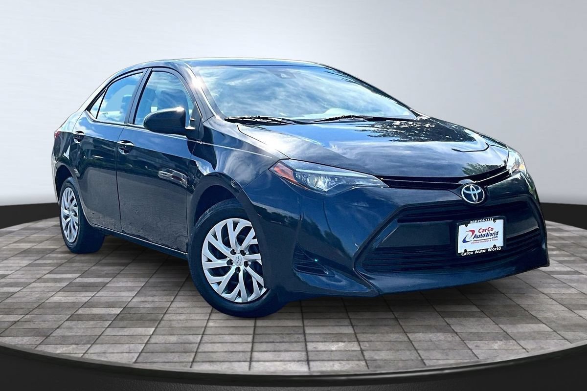 Used 2017 Toyota Corolla LE w/ Carpet Mat Package (TMS) FWD image 3