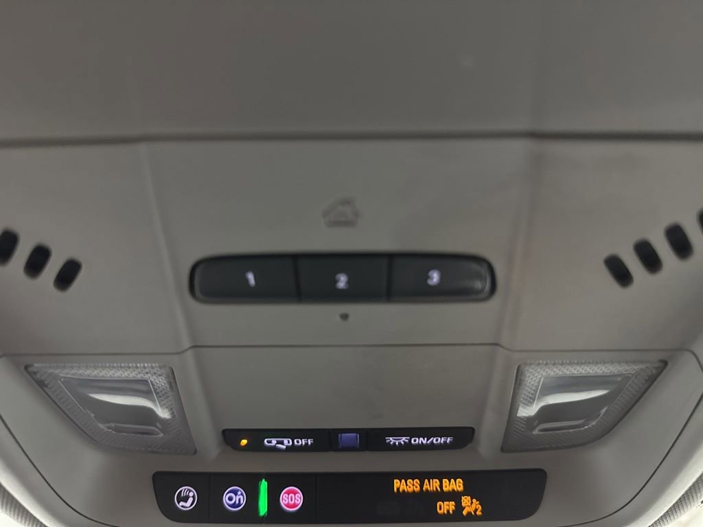 Used 2020 Chevrolet Equinox Premier image 50
