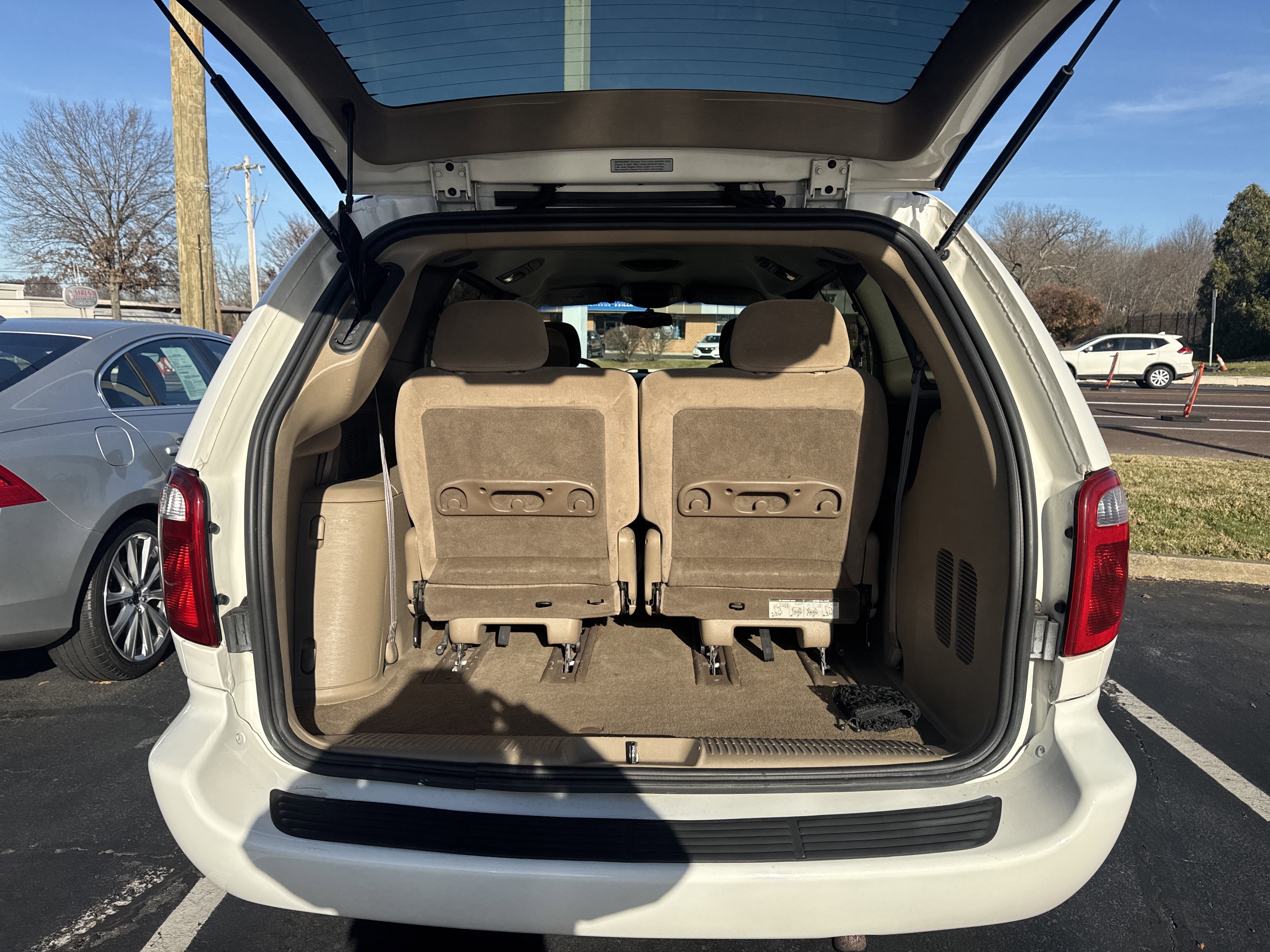 Used 2001 Dodge Grand Caravan ES image 7