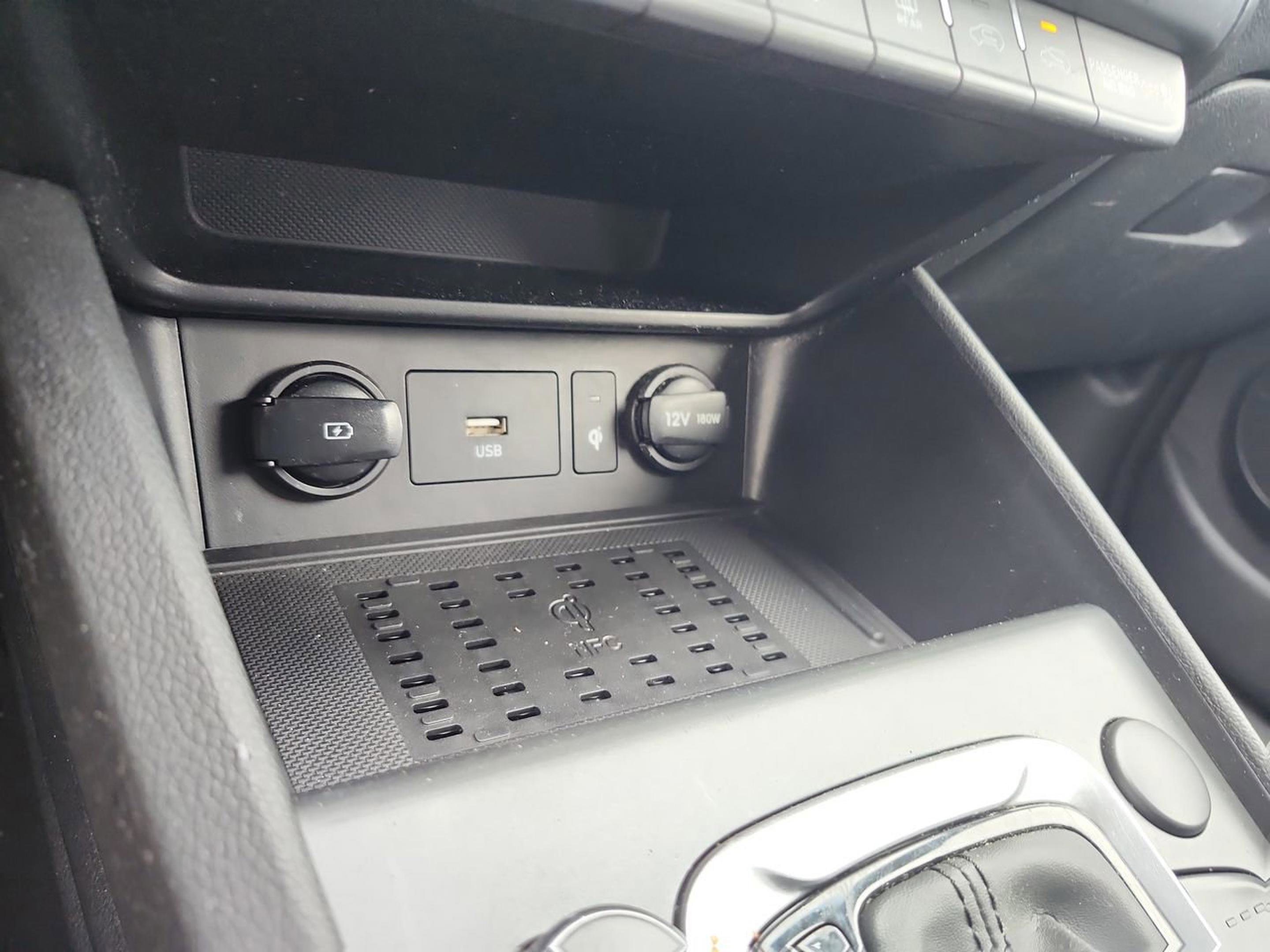 Certified 2022 Hyundai Kona Limited FWD image 27