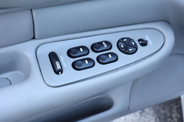 Used 2001 Buick Century Custom w/ Premium Pkg image 9