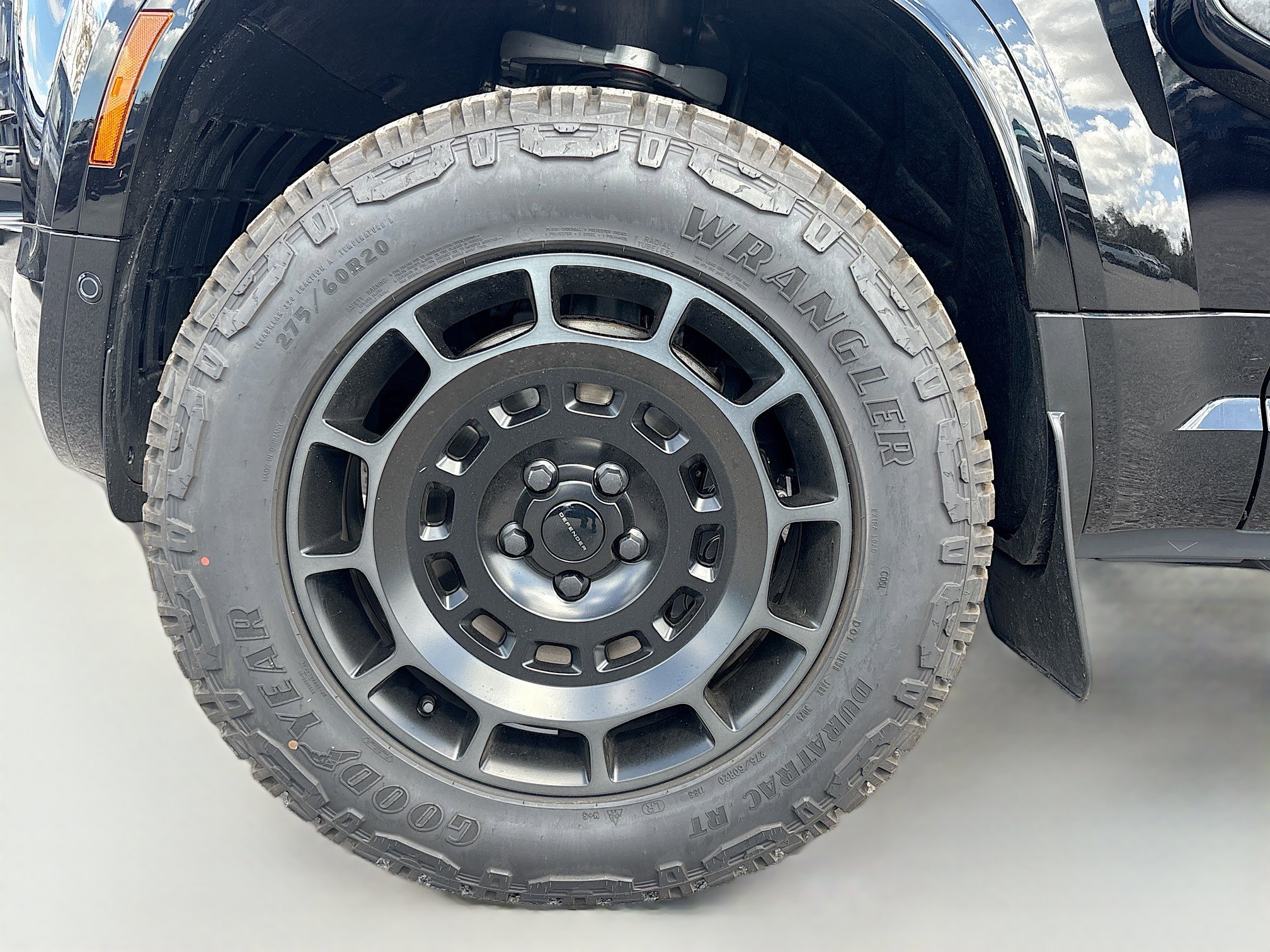 New 2026 Land Rover Defender 110 OCTA AWD/4WD image 41