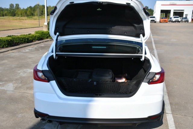 New 2025 Toyota Camry SE image 5