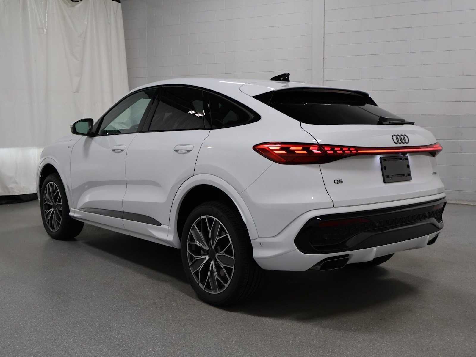 New 2026 Audi Q5 Premium Plus AWD/4WD image 3
