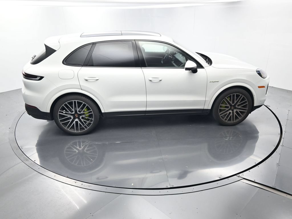Certified 2025 Porsche Cayenne S AWD/4WD image 37
